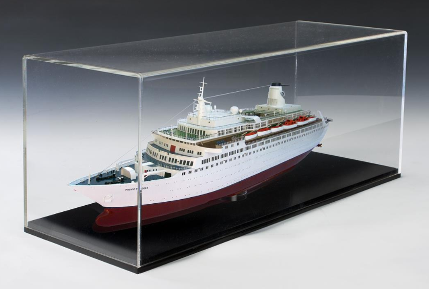 Custom Acrylic Showcase Box